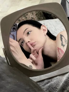 Nicole1sHere Public Bilde