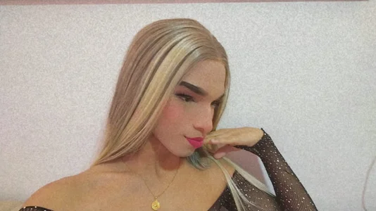 Chloe_bigcock Hey welcome Foto