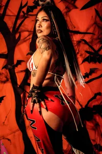 MeganWally Megan Aguilera for Halloween 😈🔥 Billede 2