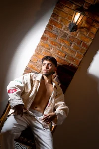 Lucas_West_ Some stories start with a look Pic 8