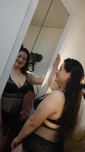 Laura__Castillo_ Public slika 4