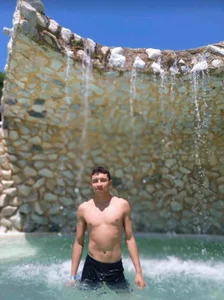 Noah_Brookss pool day Bilde