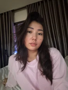LindaHernandez While it's raining outside зображення 5