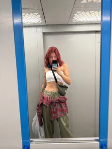 Nikki_Gringer Public Pic 6
