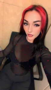 MeganFoxiyyy's XXX Nude Photo 2