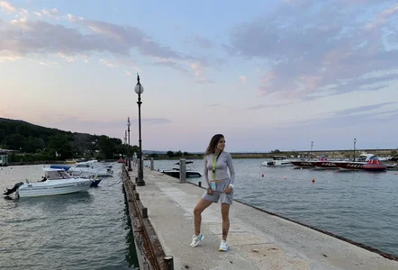 PlayfulShow holiday picss Pic 6