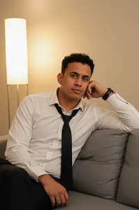 Zdjęcia Charliejones_ A sexi office boy:  2