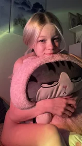 Naked cuddles with Mr. Cat😽❤️ de Luna-Lu Foto 3