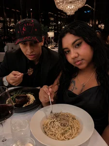 naomyandpablotToday I went to a restaurant with Pablot💖🙌 Bild 2