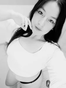 monick_hot Back in black зображення 4