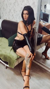 HotIris smiles hot vibes Poză 2