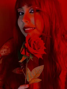 Dalila_Sky Do you like how red looks? Pic 8