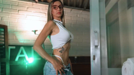 AlanaBrunetteX_X tease Poză