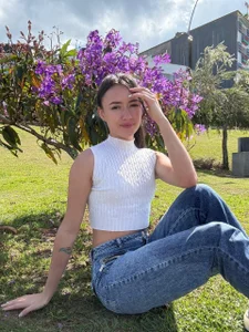 SaraWilliamss_ kullanıcısının Flowers and sunshine albümü -  3 fotoğraf