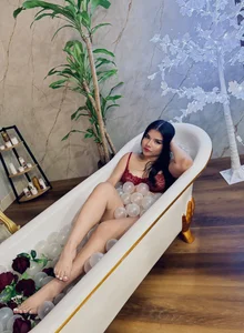 SophieHarris_ Feet in control 🫣 Pic