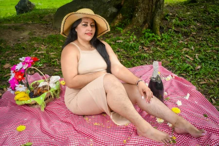 SexxyPamela Picnic day Pic 3