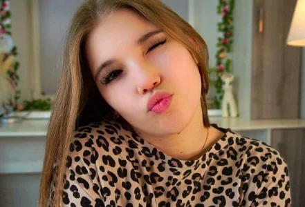 jenny7474 Public Pic 4