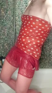 Alexa_Cosmic Wetlook 09. Bathing in red stocking, red panties and red polka dot dress... Foto 2