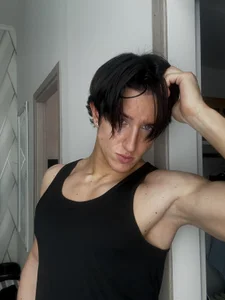 ChristianLevine_ Public Hình 8