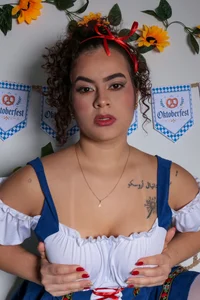 kiara_lp ✨ Oktoberfest with a touch of mischief Foto 4