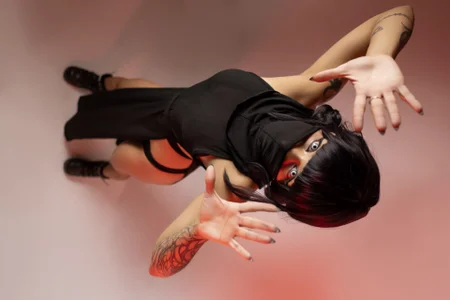 🖤🔴 Shadows and Gazes 🖤🔴 de Raven_Witch_  5 Imagens