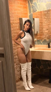 RenataReyes Golden Temptation ✨🔥 Pic 5