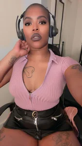 Officially_Softglow's Lyfffe Sex Photo 1