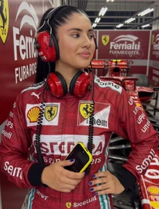 Alicee_Broownn I love cars, Area Pits Foto