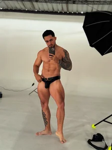 behind the scenes de Brad_Summer Foto 2