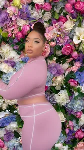 AloraXX Public Bilde 4