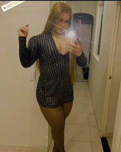 hi guys de valenthottie  2 photos