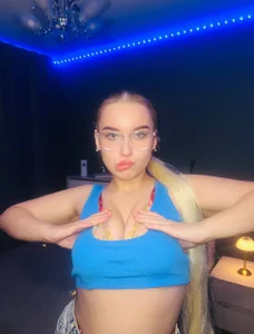 angelic_coy Public Pic 2