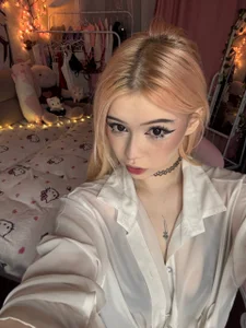 Lunar_Blush just me Pic 6