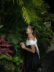 𝐃𝐨 𝐲𝐨𝐮 𝐝𝐚𝐫𝐞 𝐭𝐨 𝐥𝐨𝐨𝐤 𝐭𝐰𝐢𝐜𝐞? od victoria_decapri  6 snímek