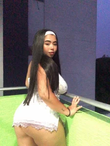 Samy_Grey01 Public Pic 2