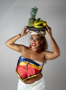 aleja_montiel__ I bring you the flavor that’s missing from your fantasies.🪇🧡🔥 Foto