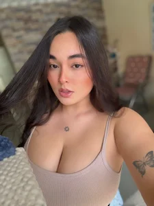 CelesteBrucee cute face, baby face Pic 3