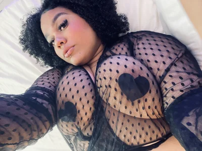 SunnieFrequency Love In The Brain 🧠🩷 Pic 3