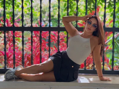 DannieSmith1 🤍Black & White🖤 slika