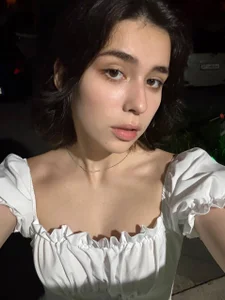 shy-gaze Public Pic 4