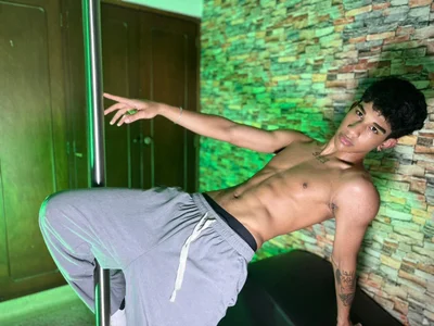 hares_mds feeling like the mf green lantern lol🟢🗣️🔥 圖片 5