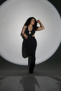 KylieJenkinsのSpotligt 🤍🖤の 3枚の写真