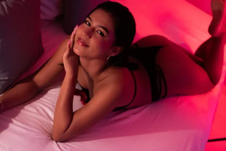 Laura-mayer hi guys  5. fénykép