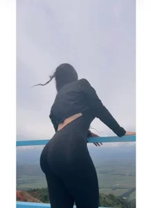 alisonnwalker2025のEnjoying my free timeの枚の写真