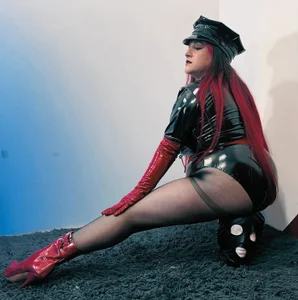 Gelena_Black let yourself be seduced by my pantyhose Pic 3