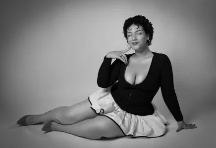 MillyHotsoon B/W photography Hình 3