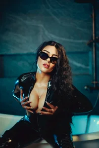 EviePhoenix Desire and latex seduction 🖤 Pic 6