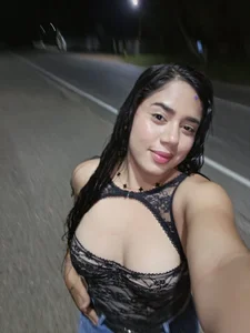 Layla_Charlotte Public Kuva 8