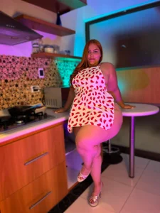 LeahxBarker Kitchen show on Monday, May 5  6টি ছবি