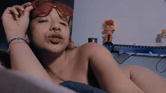 rubi_star look at my new glasses✨️❤️‍🔥 Bilde